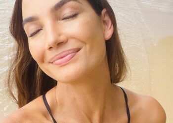 11 Best Face Tanning Drops