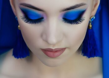 21 Stunning Blue Eyeshadow Looks For Brown Eyes To Try This Year