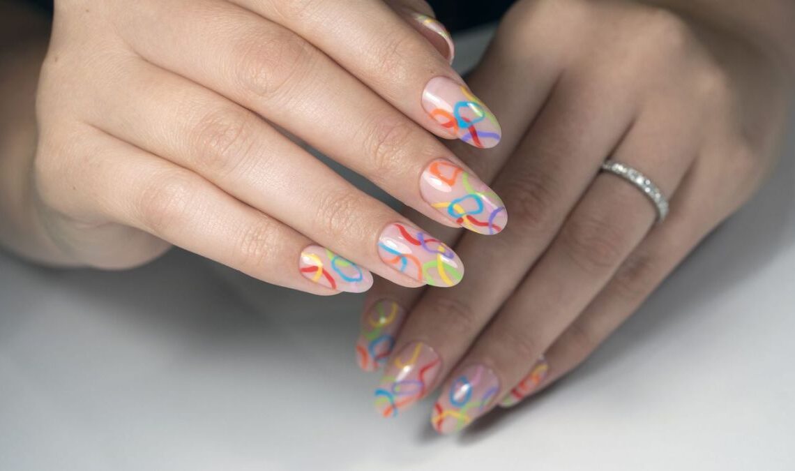 30 Oval Nail Ideas That Will Convince You to Round Your Nail Tips