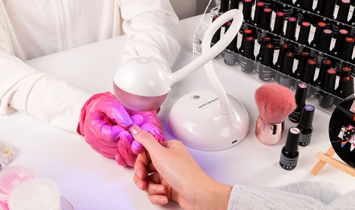 A New Nail Art Lamp to Revolutionize Your Manicure Journey