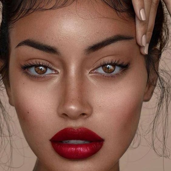 Bold Lips and Bare Eyes