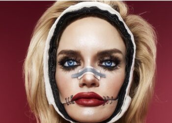 Chick Broken Doll Makeup Ideas