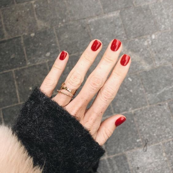 Classic Red Short Nails