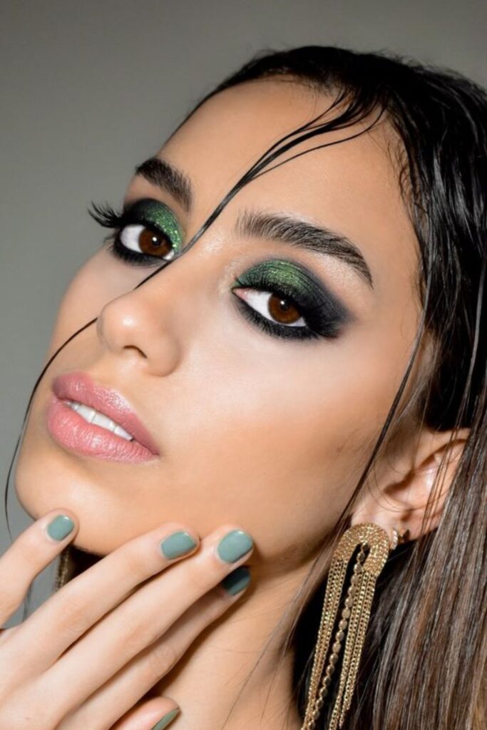 Dramatic Green Smoky Eyes