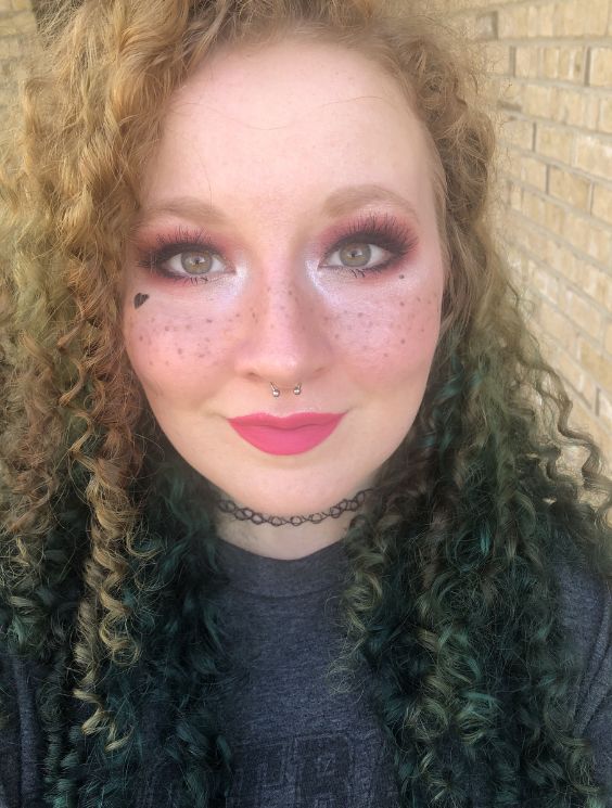 Faux Freckles E-Girl Makeup Look