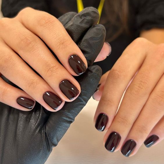 Liquorice-Inspired Gel Short Nails