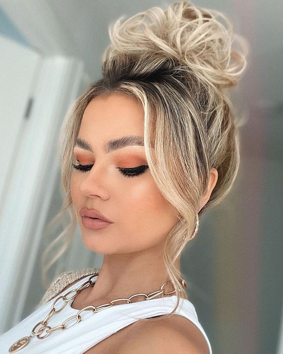 Messy Bun