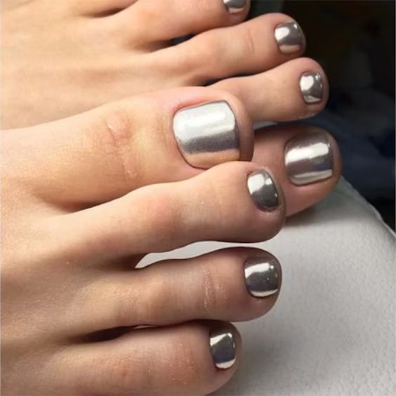 Metallic Toe Nails