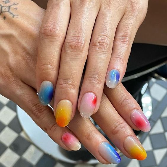 Oval Aura Nails