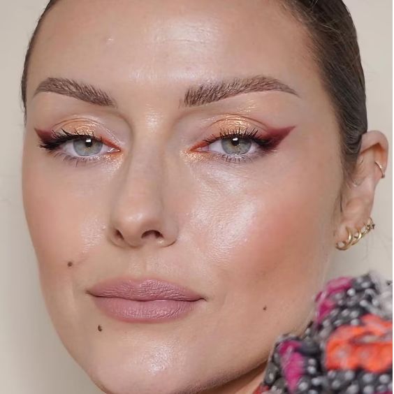 Peach Glitter Eyeshadow Look