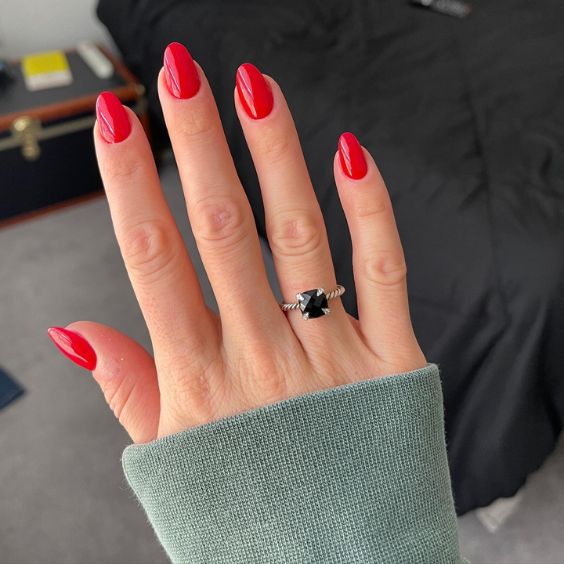 Red Oval Nails