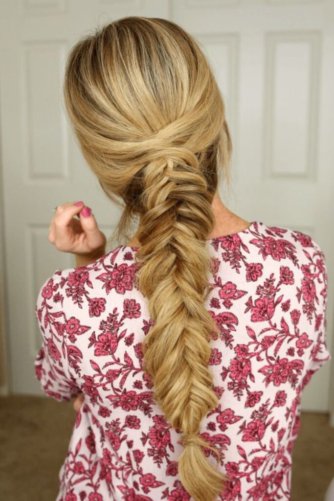 The Curly Fishtail Braid