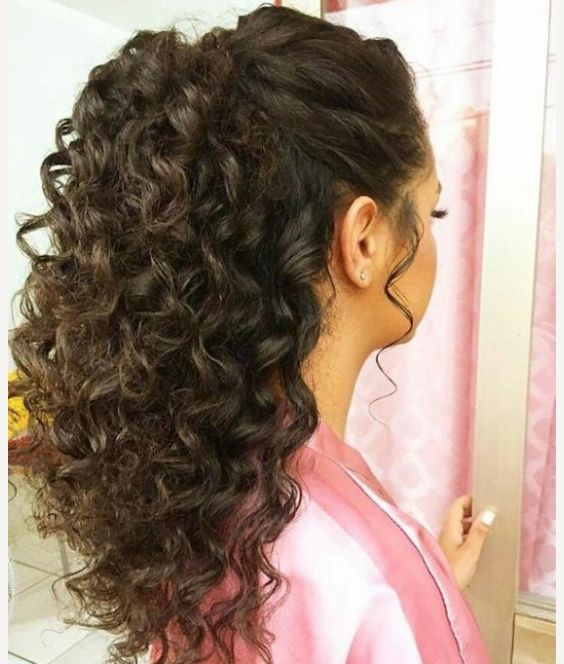 The Half-Up Half-Down Curly Ponytail