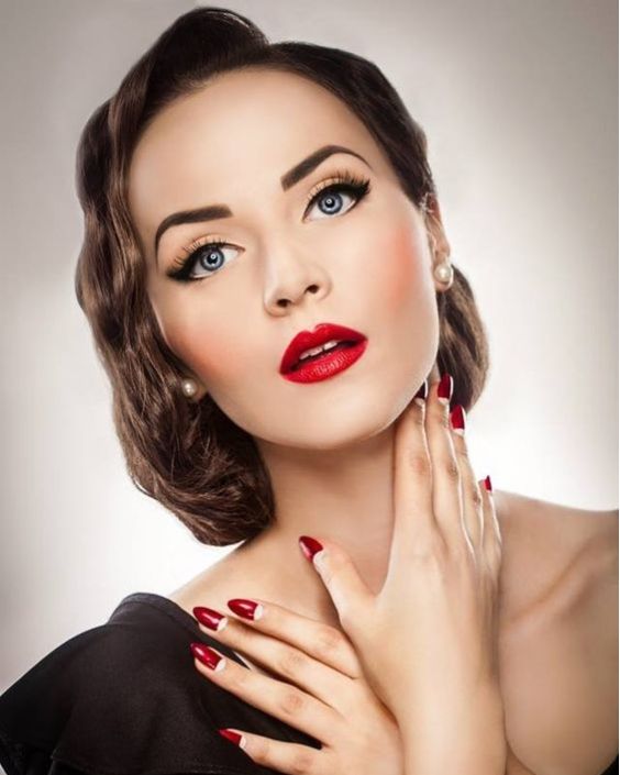 Vintage Hollywood Red Lips