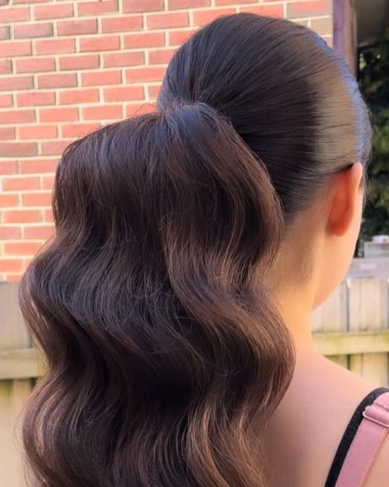 Voluminous Bubble Ponytail with Curls