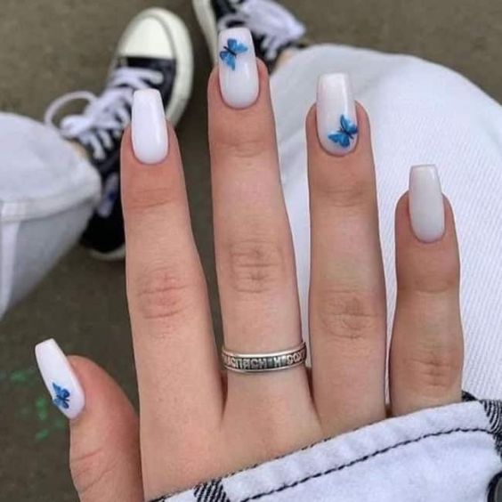 White Summer Short Coffin Nails